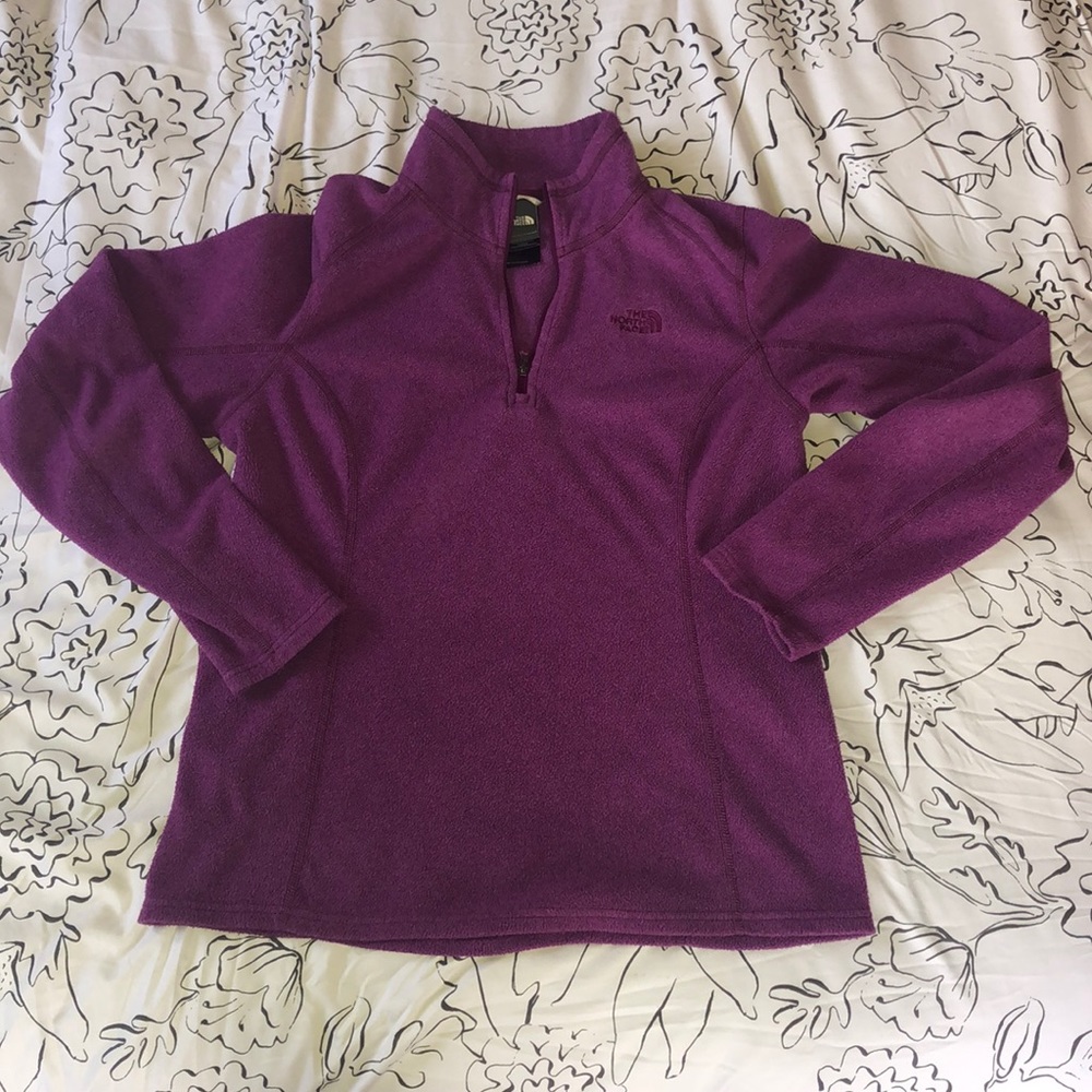 Women’s 1/4 zip North Face fleece size medium